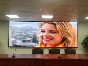 Affichage LED HD de publicité intérieure P3.076 pour l'éducation